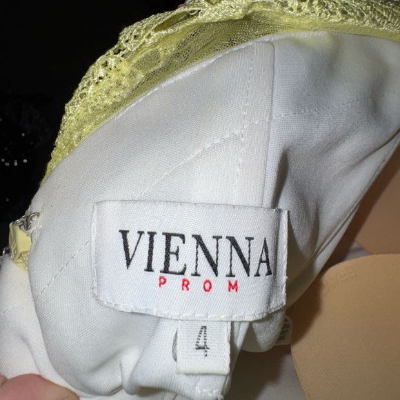 Vienna Prom/Pageant Yellow Lace Backless Dress Toole Mermaid Style Bottom - Picture 6 of 6